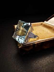 Anello  con  Acquamarine  e   Diamanti